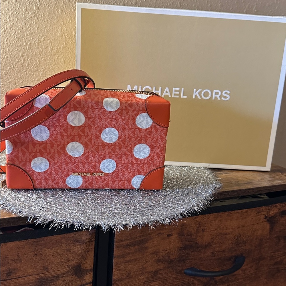 Authentic Michael Kors Jeanie Small Polka Dot Signature Logo Trunk Crossbody Bag